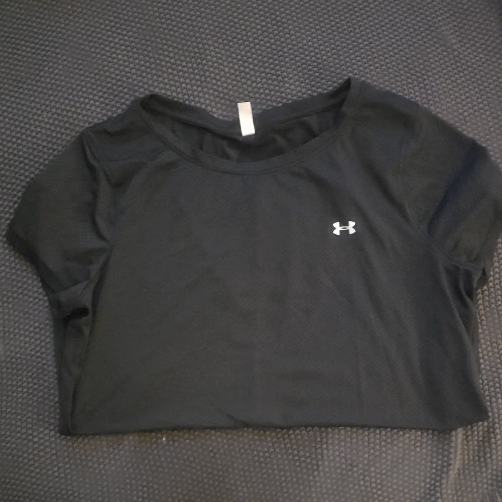 Under Armour Women's Black Short Sleeve Tee